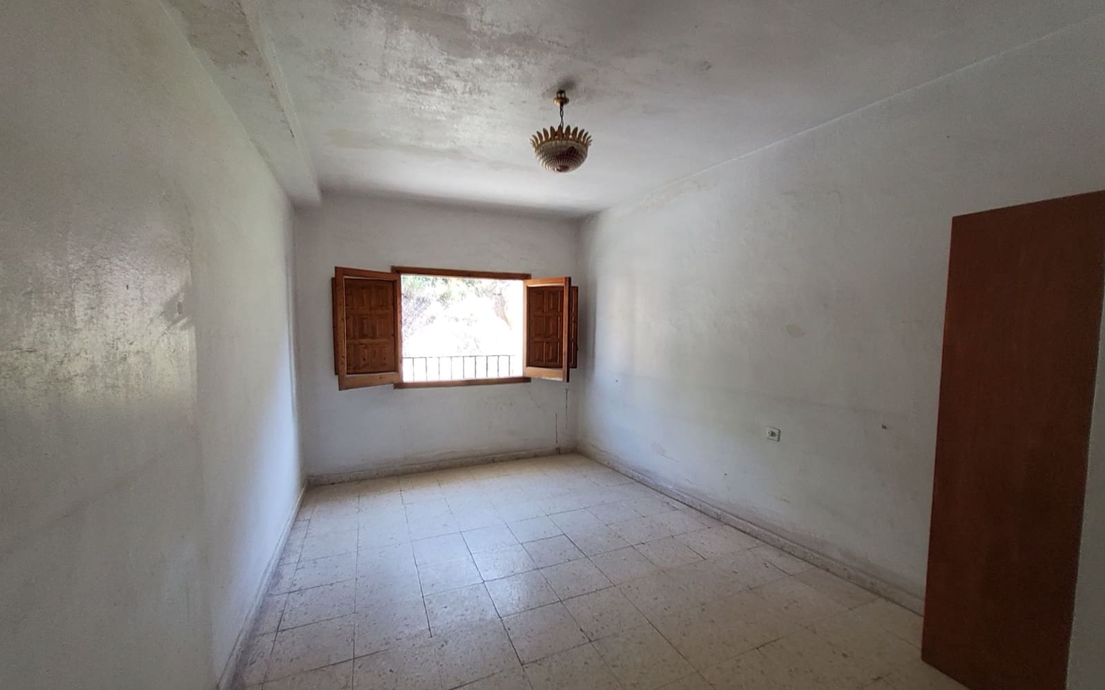 14 soveværelse Erhverv til salg i Otivar - € 320.000 (Ref: 7857977)