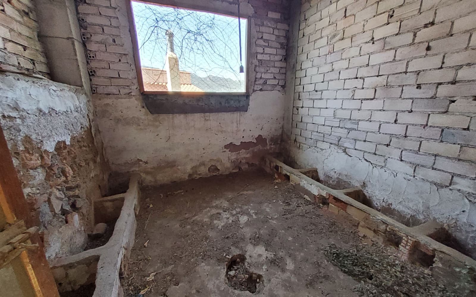 14 soveværelse Erhverv til salg i Otivar - € 320.000 (Ref: 7857977)