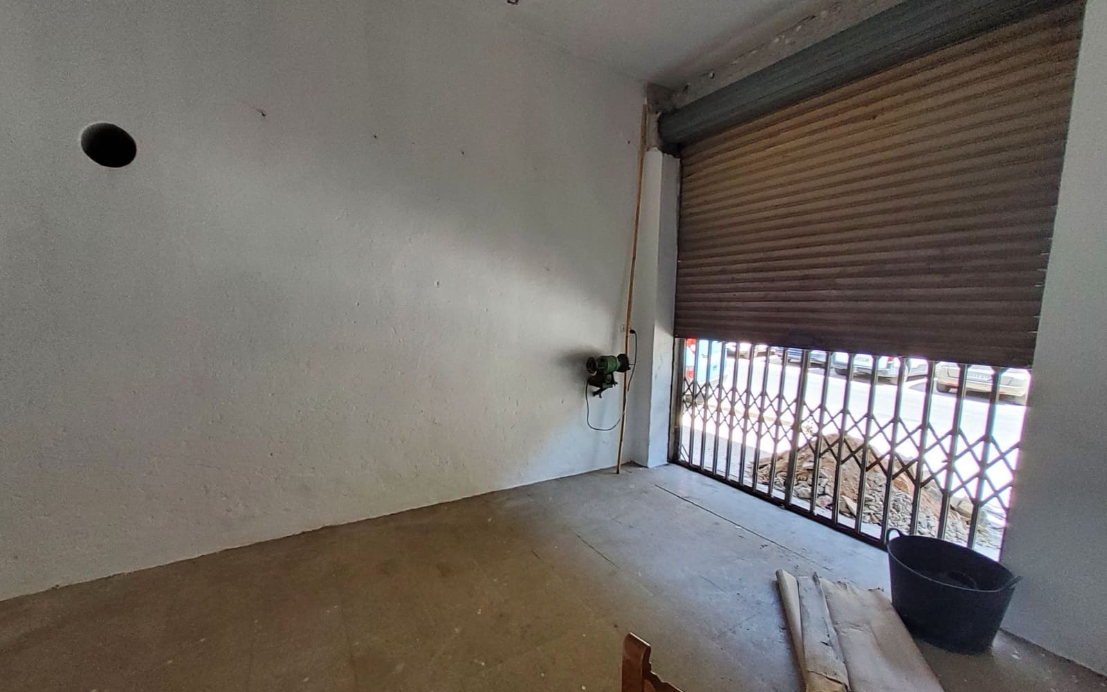 14 soveværelse Erhverv til salg i Otivar - € 320.000 (Ref: 7857977)