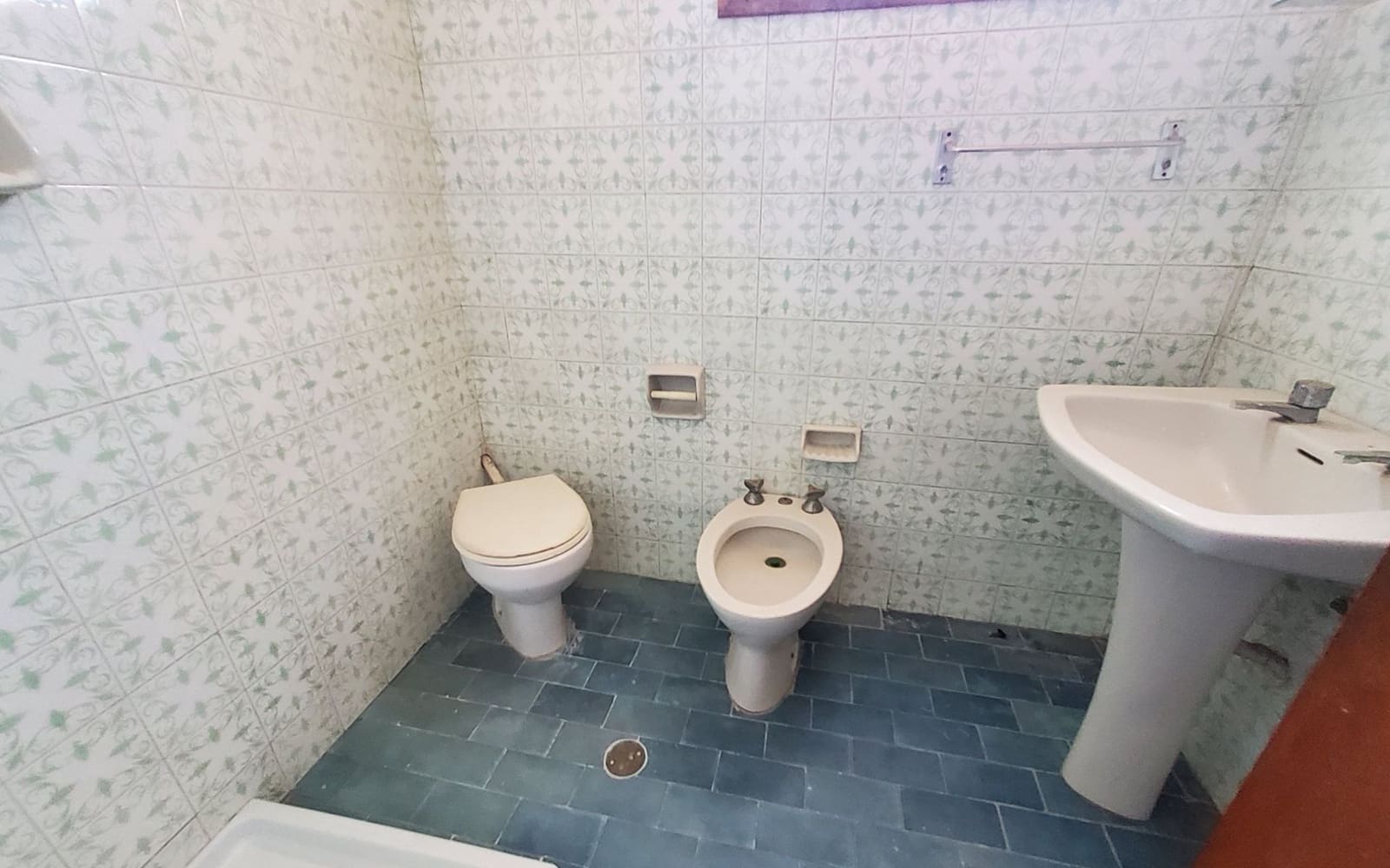 14 soveværelse Erhverv til salg i Otivar - € 320.000 (Ref: 7857977)