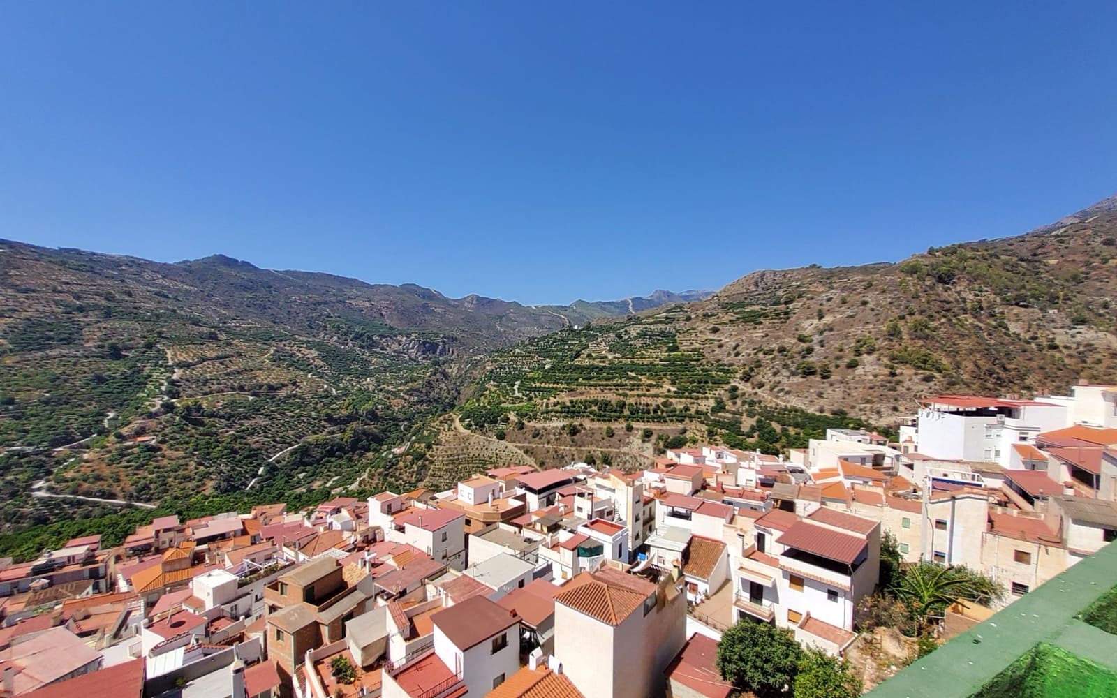 14 soveværelse Erhverv til salg i Otivar - € 320.000 (Ref: 7857977)