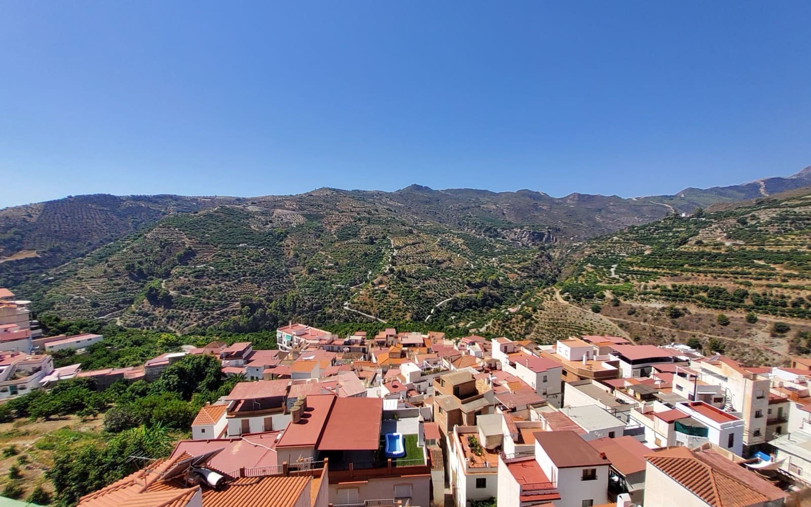 14 soveværelse Erhverv til salg i Otivar - € 320.000 (Ref: 7857977)