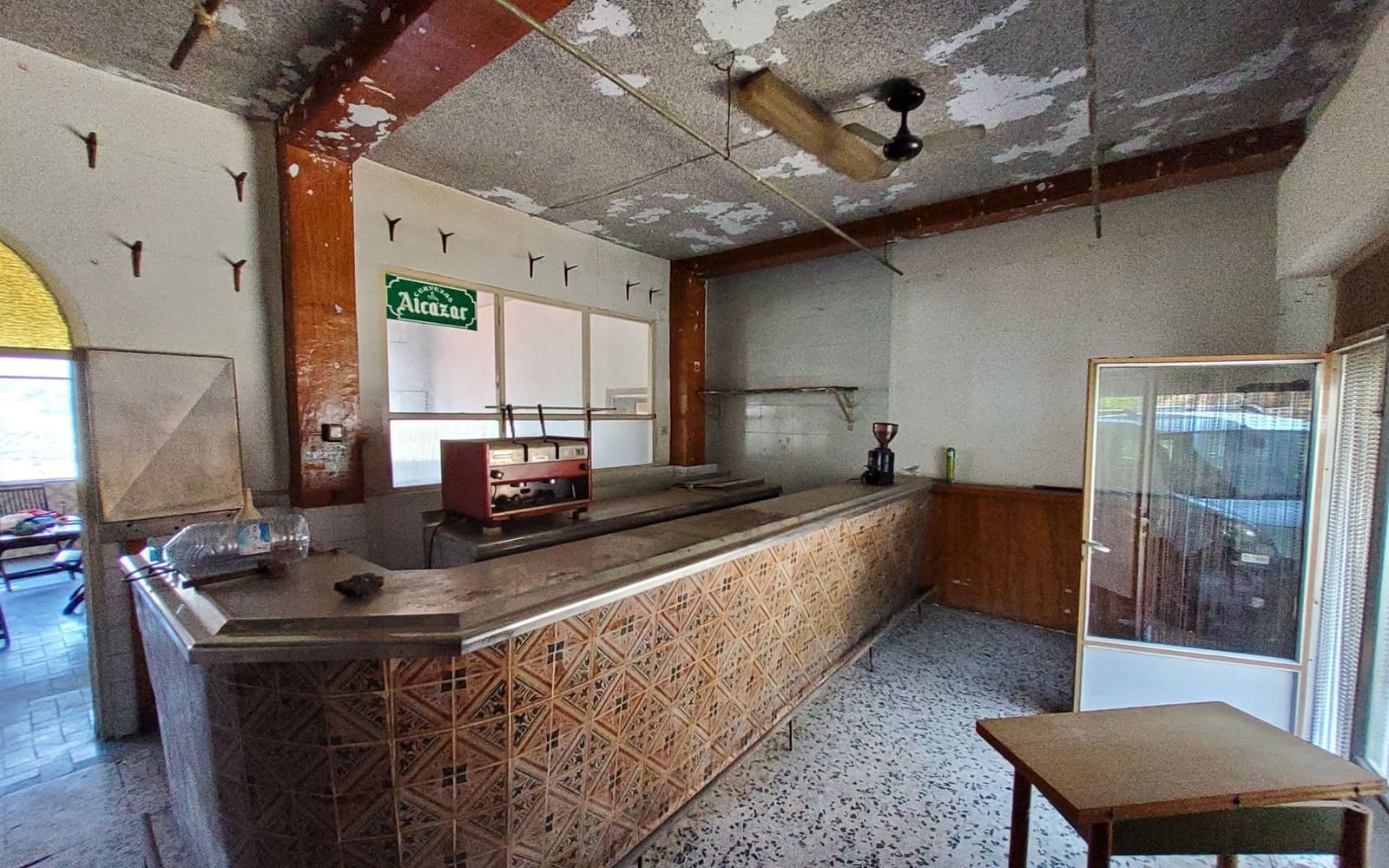 14 soveværelse Erhverv til salg i Otivar - € 320.000 (Ref: 7857977)