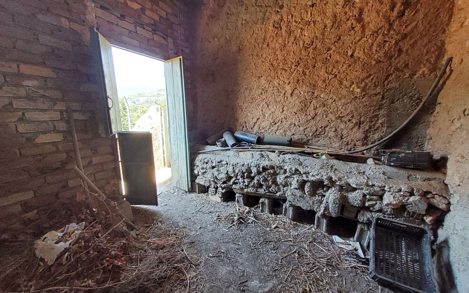 14 soveværelse Erhverv til salg i Otivar - € 320.000 (Ref: 7857977)