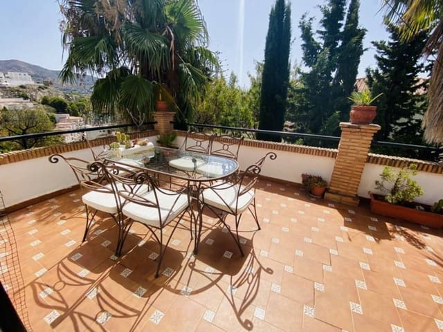 3 soveværelse Villa til salg i Almuñécar med swimmingpool garage - € 680.000 (Ref: 7883918)