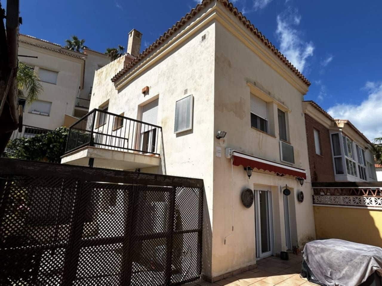 4 soveværelse Villa til salg i Almunecar med swimmingpool garage - € 365.000 (Ref: 8171949)