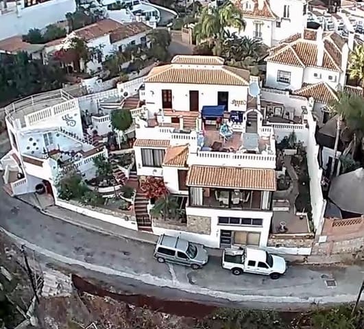 7 soverom Villa til salgs i Almuñécar med svømmebasseng garasje - € 590 000 (Ref: 8597000)