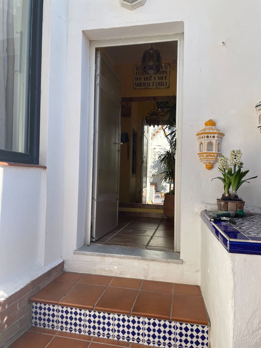 7 soverom Villa til salgs i Almunecar med svømmebasseng garasje - € 590 000 (Ref: 8597000)