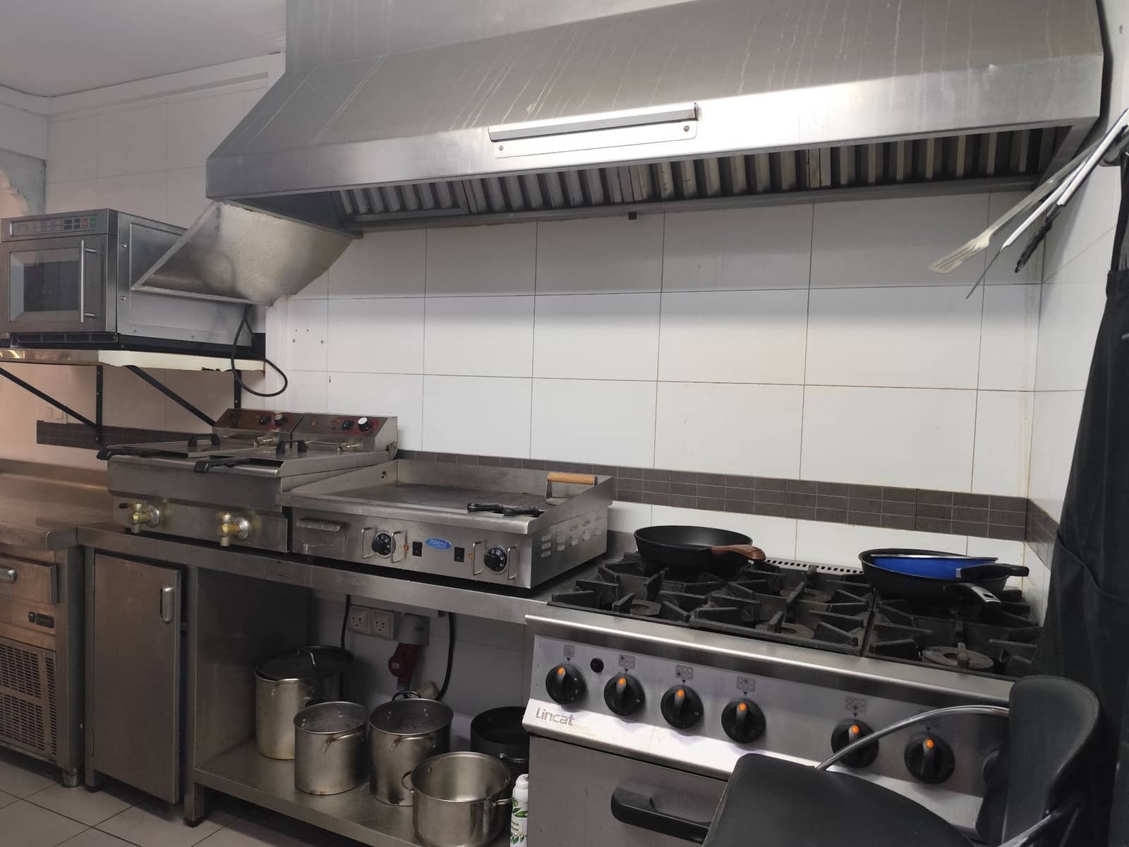 Erhverv til salg i Almunecar - € 250.000 (Ref: 8851279)