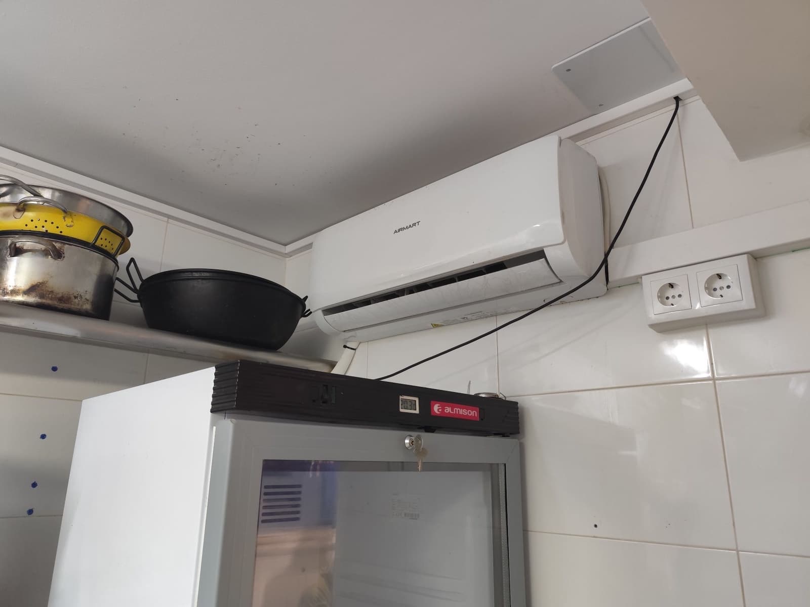 Erhverv til salg i Almunecar - € 250.000 (Ref: 8851279)