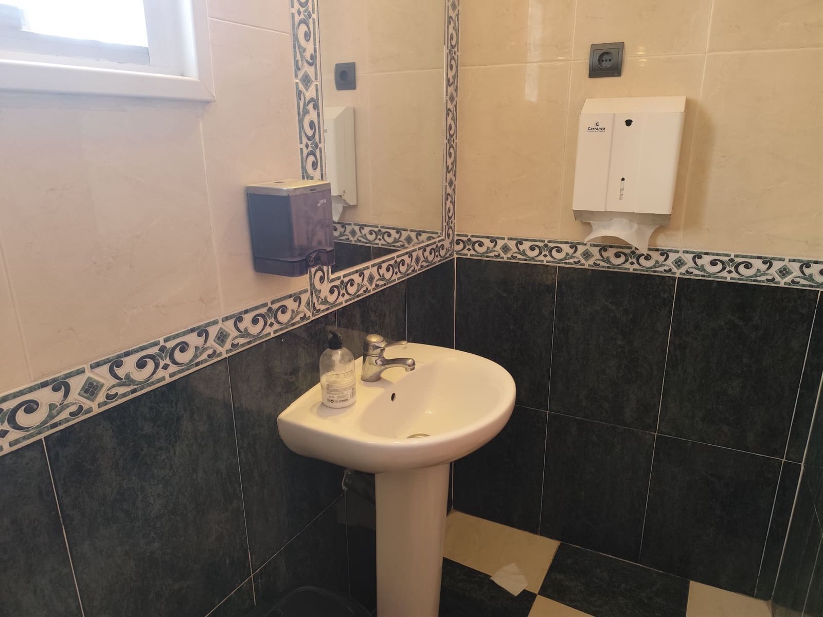 Erhverv til salg i Almunecar - € 250.000 (Ref: 8851279)