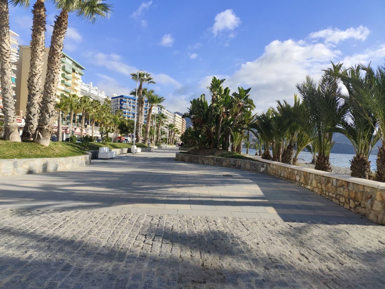 Erhverv til salg i Almunecar - € 250.000 (Ref: 8851279)