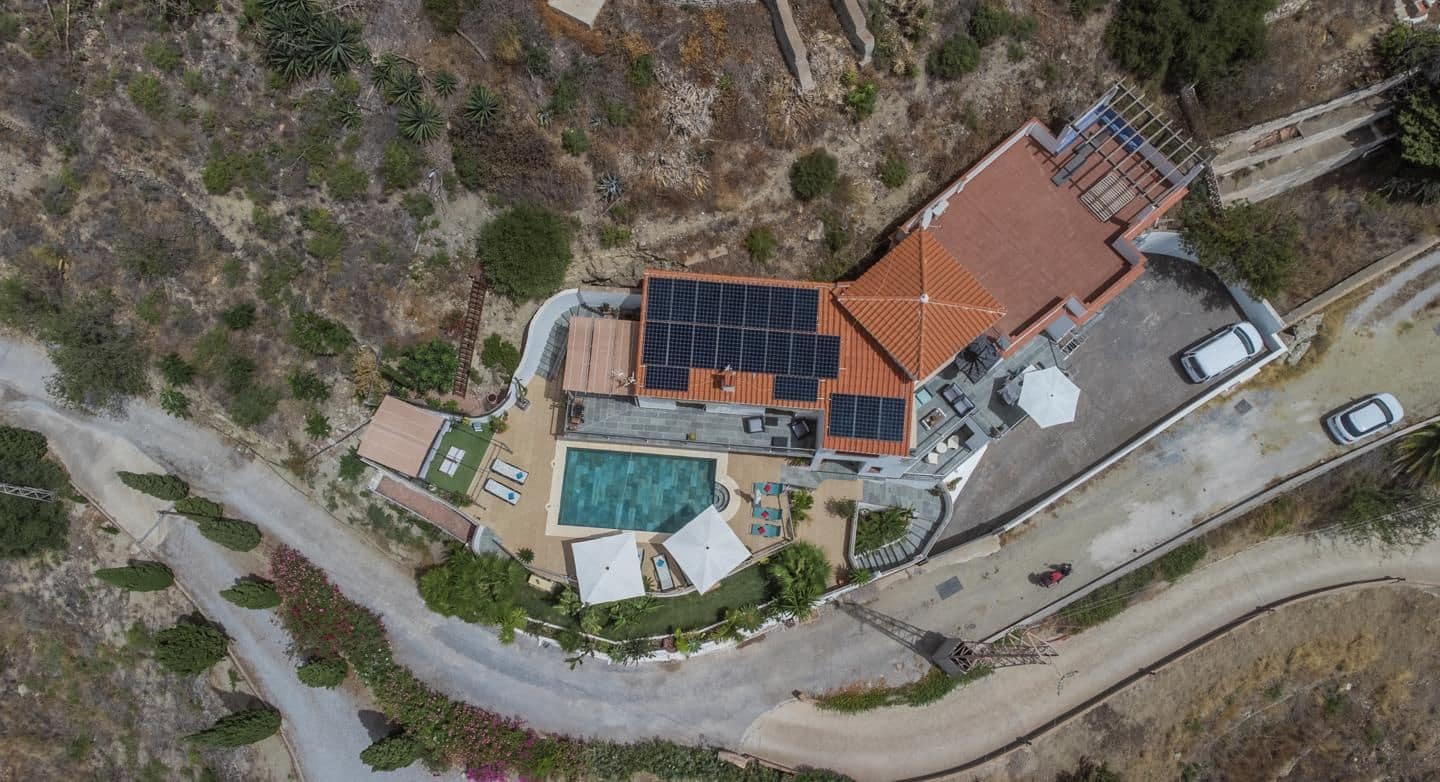 5 soverom Villa til salgs i Almunecar med svømmebasseng garasje - € 945 000 (Ref: 8864561)