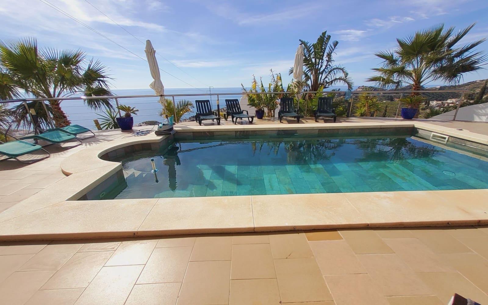 5 soverom Villa til salgs i Almunecar med svømmebasseng garasje - € 945 000 (Ref: 8864561)