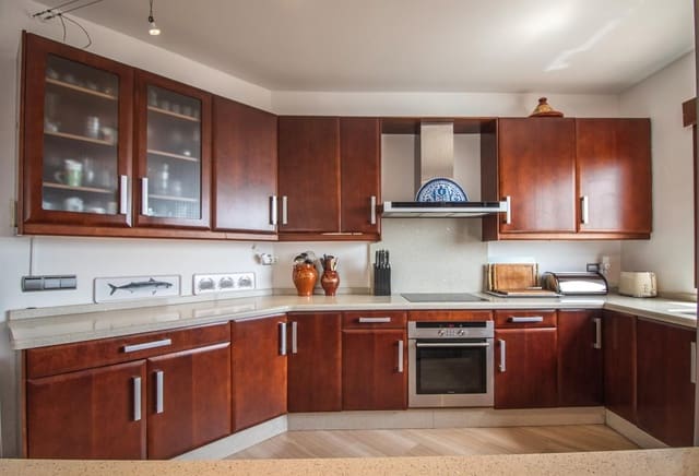 5 soverom Villa til salgs i Almuñécar med svømmebasseng garasje - € 945 000 (Ref: 8864561)