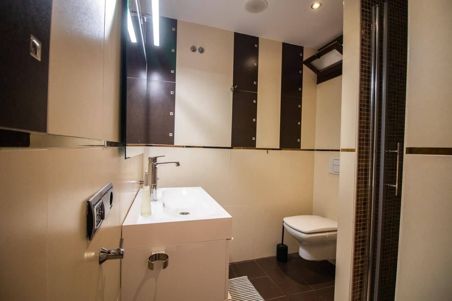 5 soverom Villa til salgs i Almunecar med svømmebasseng garasje - € 945 000 (Ref: 8864561)