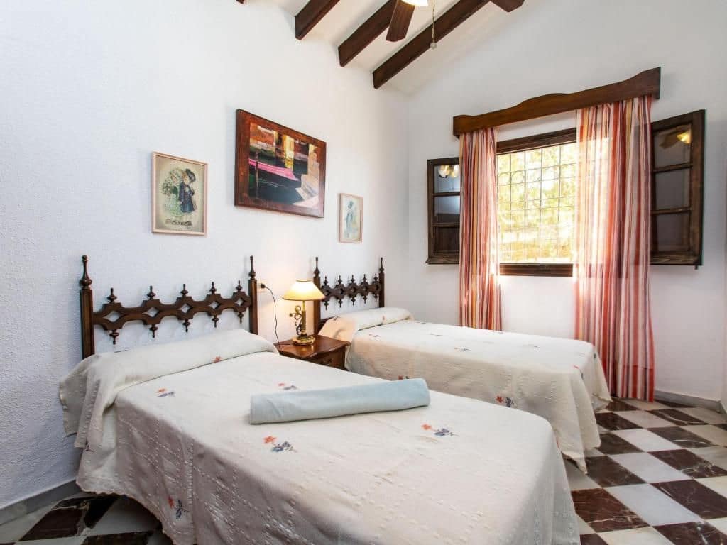 7 soveværelse Finca/Landehus til salg i Motril med swimmingpool garage - € 999.000 (Ref: 8971845)