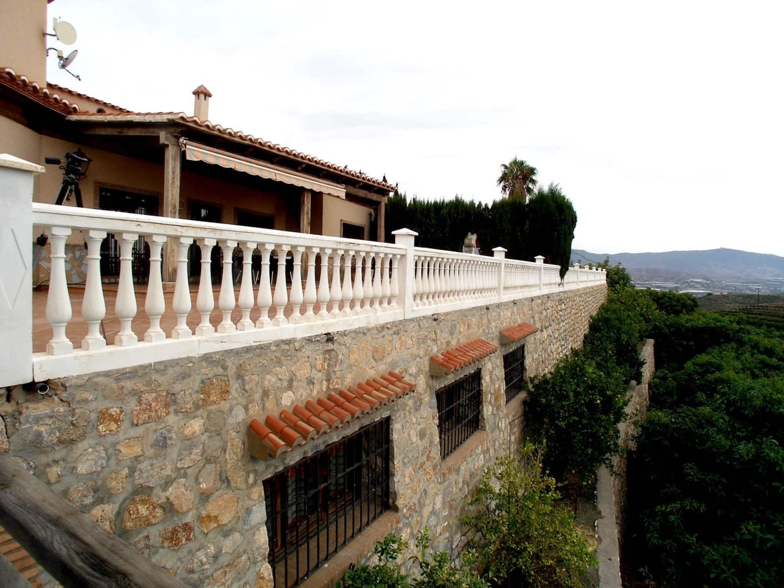 7 soveværelse Finca/Landehus til salg i Motril med swimmingpool garage - € 999.000 (Ref: 8971845)