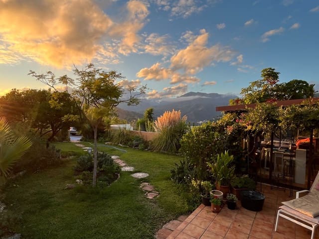 4 soveværelse Finca/Landehus til salg i Almuñécar med swimmingpool garage - € 499.000 (Ref: 9008398)