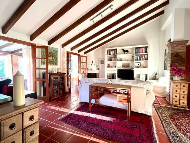 4 soveværelse Finca/Landehus til salg i Almuñécar med swimmingpool garage - € 499.000 (Ref: 9008398)