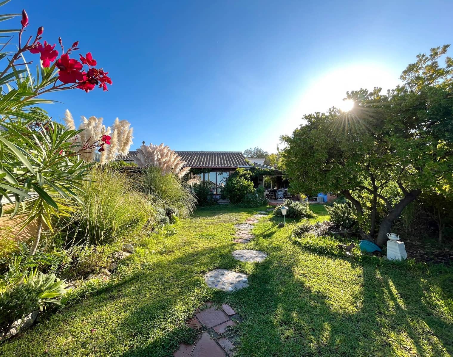 4 soveværelse Finca/Landehus til salg i Almunecar med swimmingpool garage - € 499.000 (Ref: 9008398)