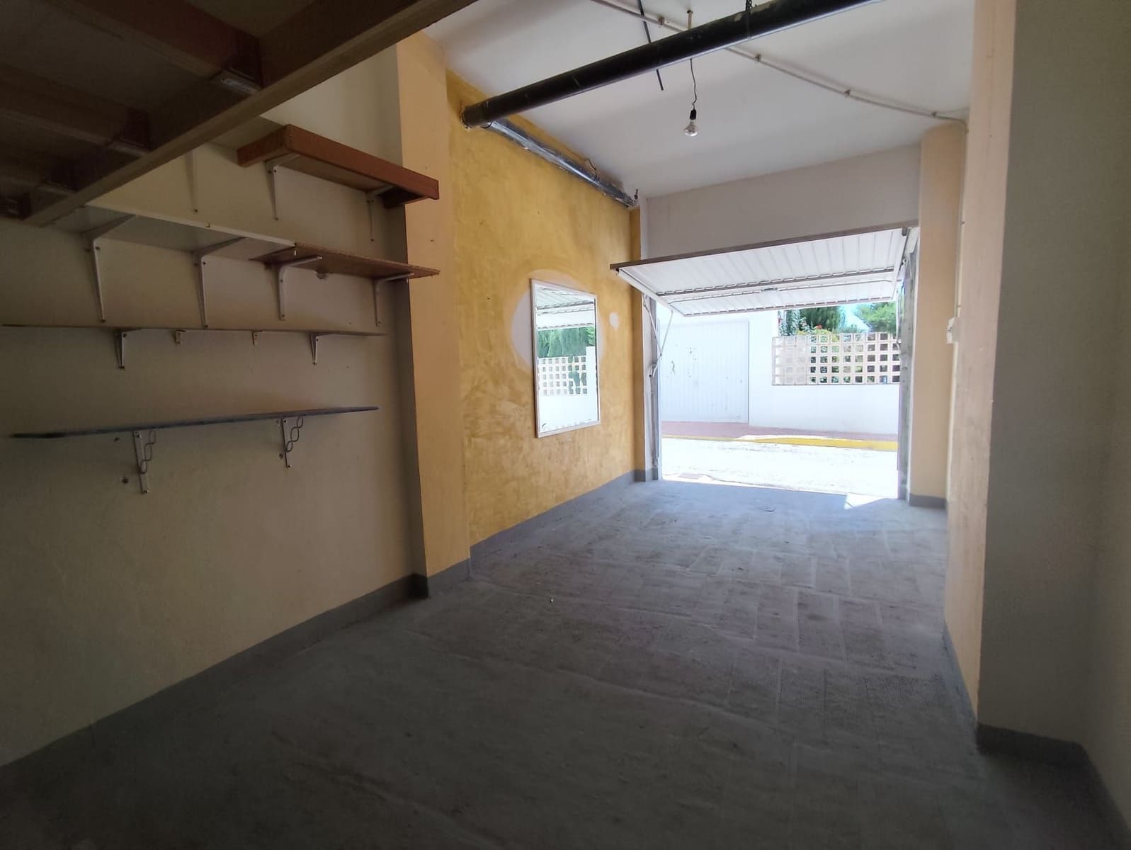 Garage til salg i Almunecar - € 39.900 (Ref: 9013575)