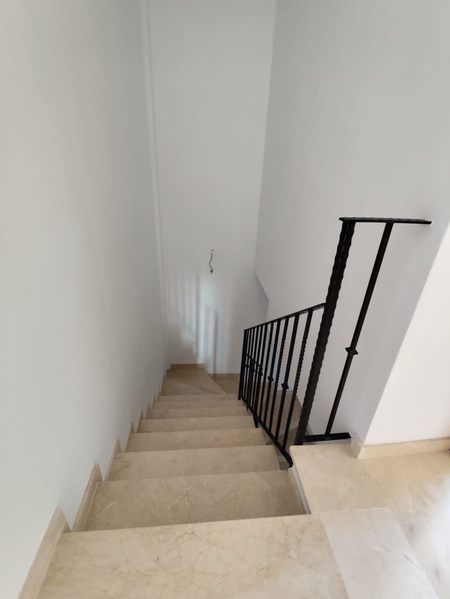 3 soveværelse Semi-Rækkehus til salg i Jete med garage - € 190.000 (Ref: 9022822)