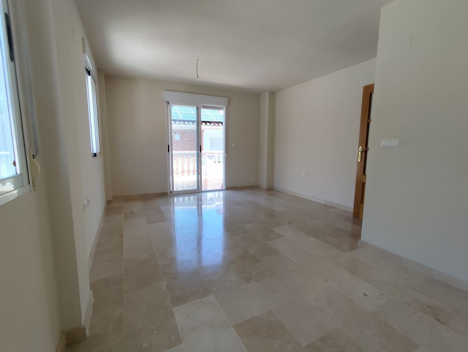 3 soveværelse Semi-Rækkehus til salg i Jete med garage - € 190.000 (Ref: 9022822)