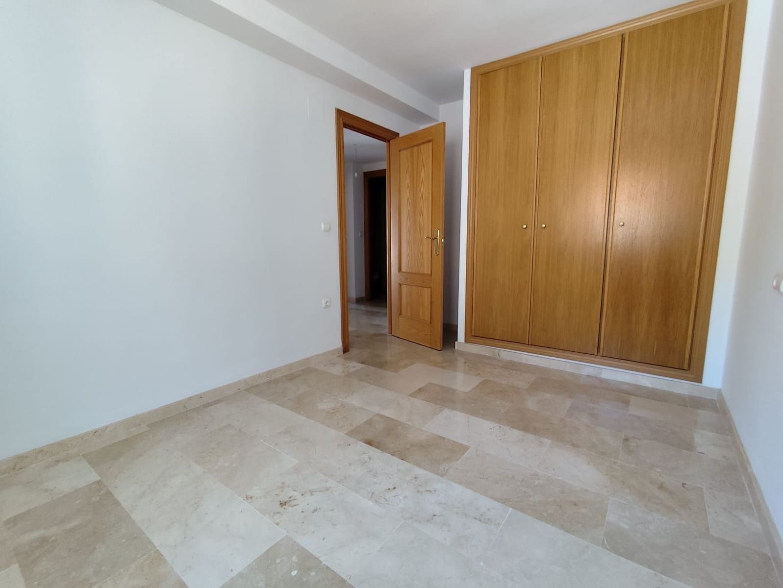 3 soveværelse Semi-Rækkehus til salg i Jete med garage - € 190.000 (Ref: 9022822)