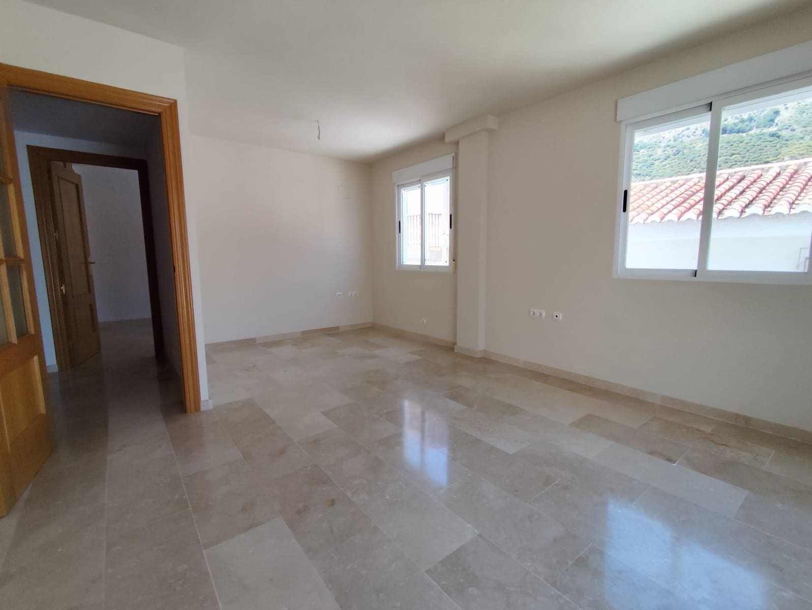 3 soveværelse Semi-Rækkehus til salg i Jete med garage - € 190.000 (Ref: 9022822)