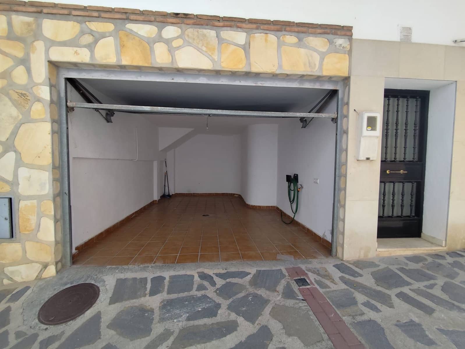 3 soveværelse Semi-Rækkehus til salg i Jete med garage - € 190.000 (Ref: 9022822)