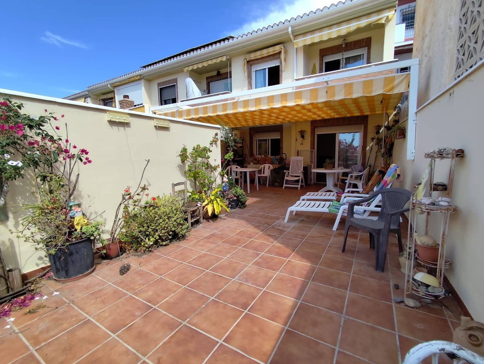 3 soveværelse Semi-Rækkehus til salg i Almunecar med garage - € 310.000 (Ref: 9136851)