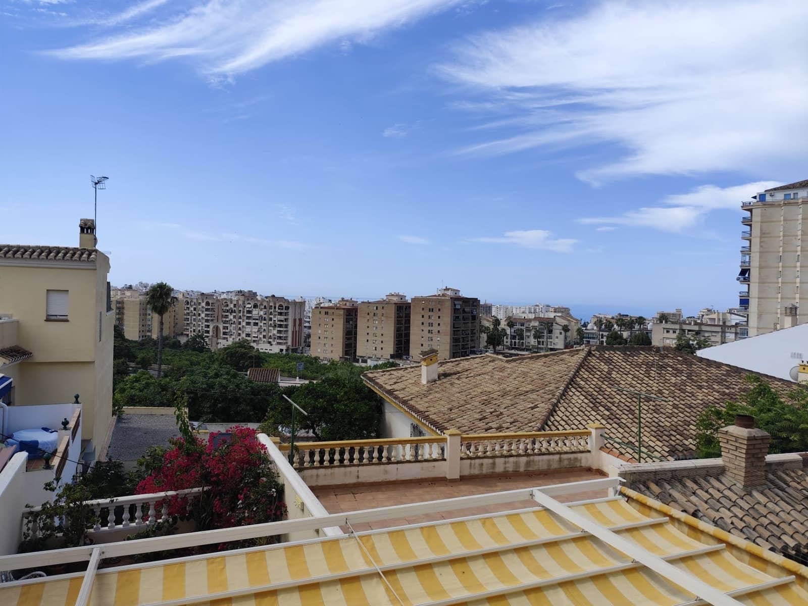 3 soveværelse Semi-Rækkehus til salg i Almunecar med garage - € 310.000 (Ref: 9136851)