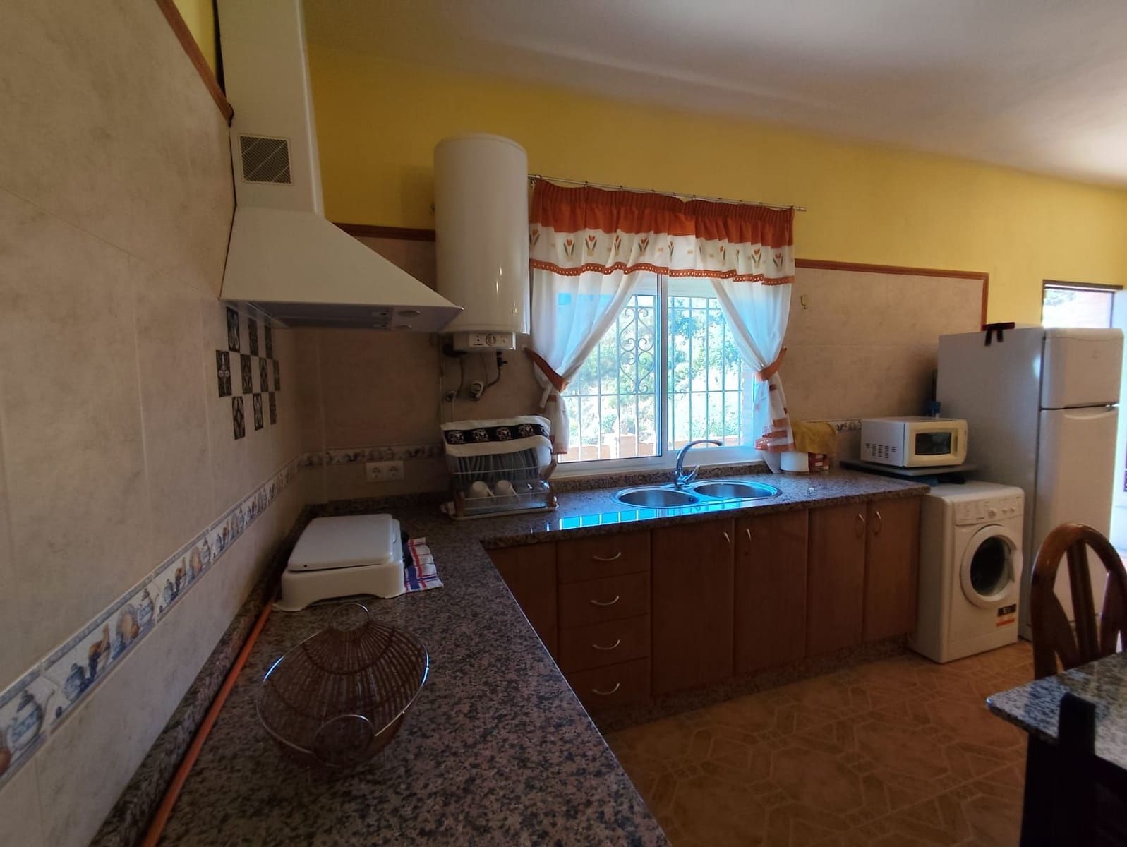 2 soveværelse Finca/Landehus til salg i Otivar med swimmingpool garage - € 214.000 (Ref: 9219670)