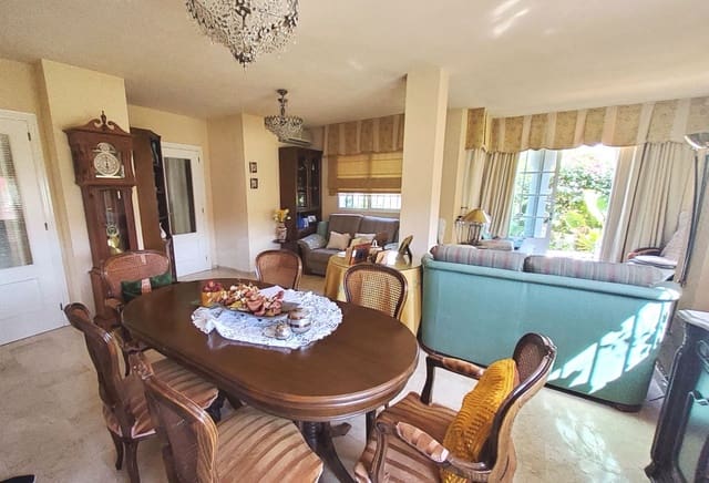 4 slaapkamer Villa te koop in Almuñécar met zwembad garage - € 625.000 (Ref: 9232158)