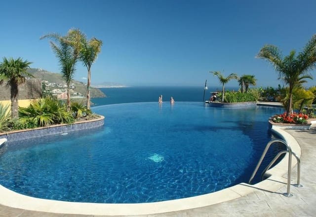 3 soveværelse Villa til salg i Almuñécar med swimmingpool - € 409.000 (Ref: 9321433)