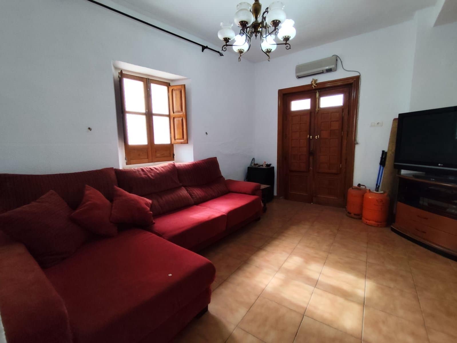 5 soverom Kjedet enebolig til salgs i Otivar - € 179 000 (Ref: 9378666)