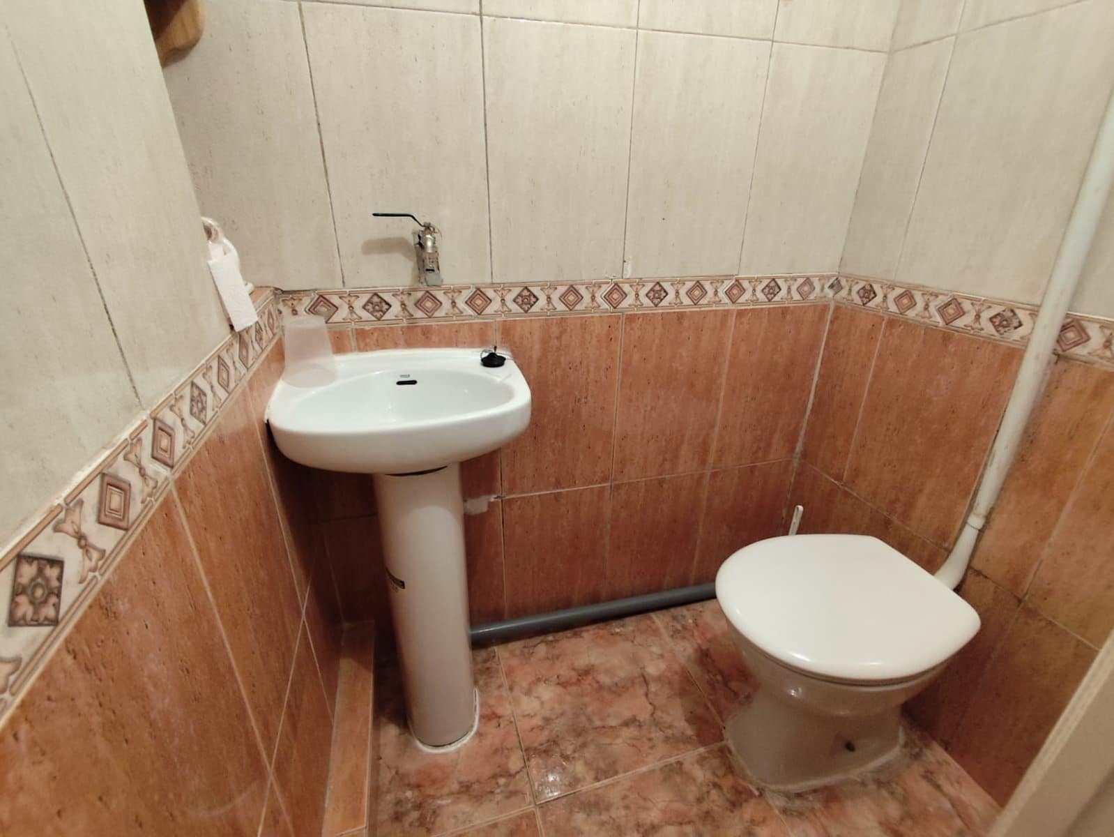 5 soverom Kjedet enebolig til salgs i Otivar - € 179 000 (Ref: 9378666)