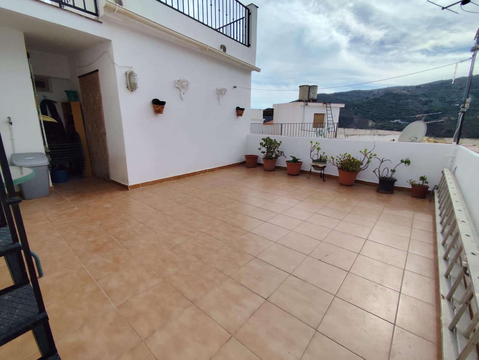 5 soverom Kjedet enebolig til salgs i Otivar - € 179 000 (Ref: 9378666)