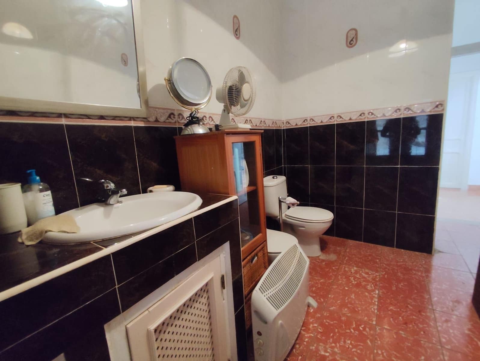 5 soverom Kjedet enebolig til salgs i Otivar - € 179 000 (Ref: 9378666)