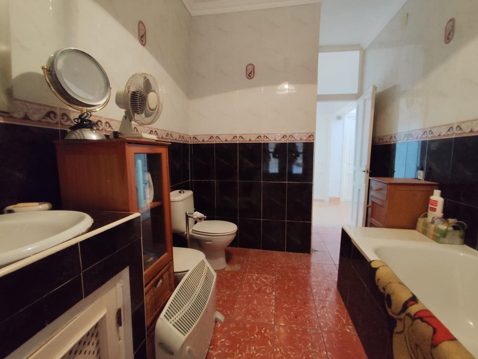 5 soverom Kjedet enebolig til salgs i Otivar - € 179 000 (Ref: 9378666)