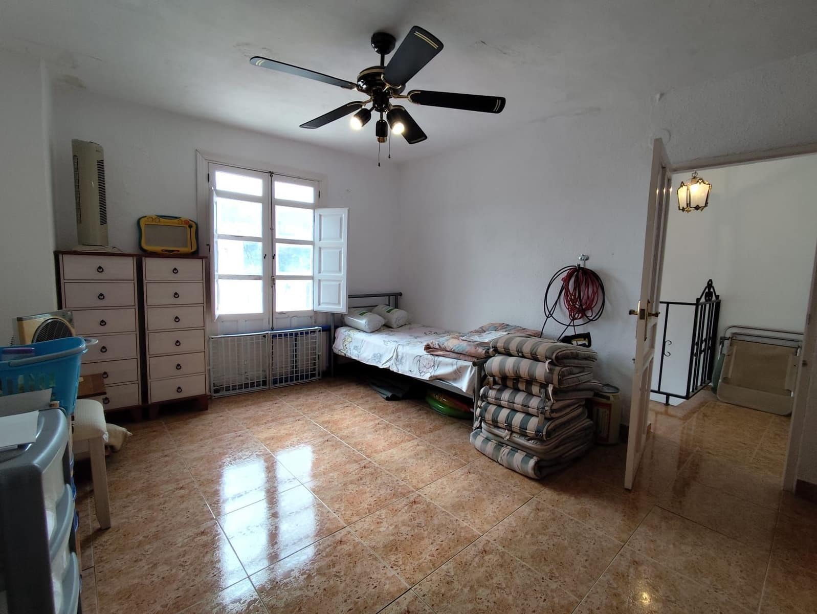 5 soverom Kjedet enebolig til salgs i Otivar - € 179 000 (Ref: 9378666)