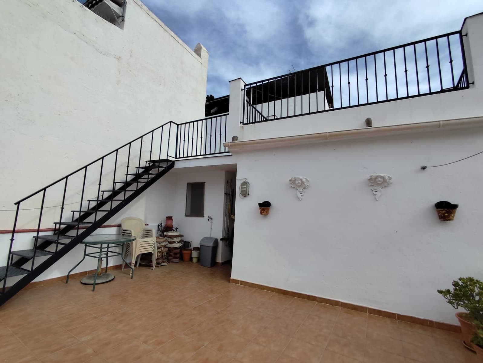 5 soverom Kjedet enebolig til salgs i Otivar - € 179 000 (Ref: 9378666)