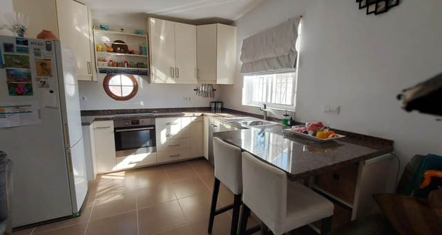 2 slaapkamer Villa te koop in Almuñécar met zwembad garage - € 380.000 (Ref: 9439629)