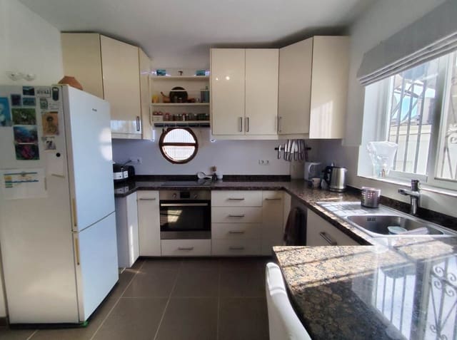 2 slaapkamer Villa te koop in Almuñécar met zwembad garage - € 380.000 (Ref: 9439629)