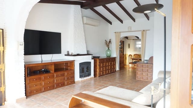 3 slaapkamer Villa te koop in Almuñécar met zwembad garage - € 550.000 (Ref: 9755263)