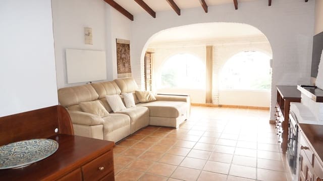 3 slaapkamer Villa te koop in Almuñécar met zwembad garage - € 550.000 (Ref: 9755263)