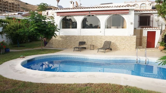 3 slaapkamer Villa te koop in Almuñécar met zwembad garage - € 550.000 (Ref: 9755263)