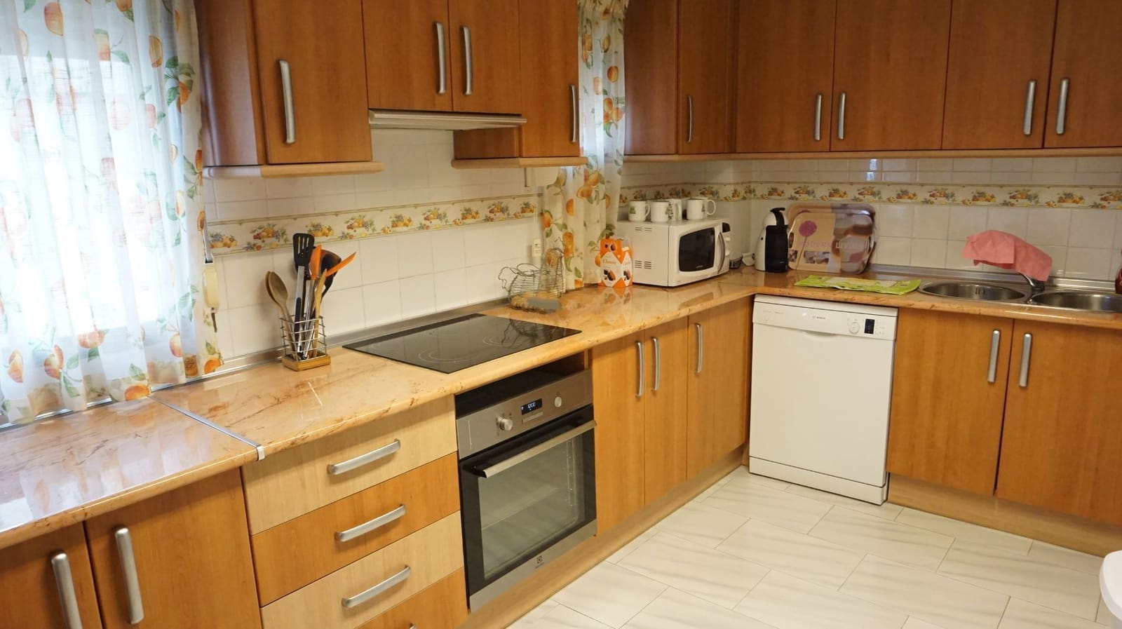 3 makuuhuone Huoneisto myytävänä paikassa Almunecar mukana uima-altaan 
autotalli - 515 000 € (Ref: 9755264)