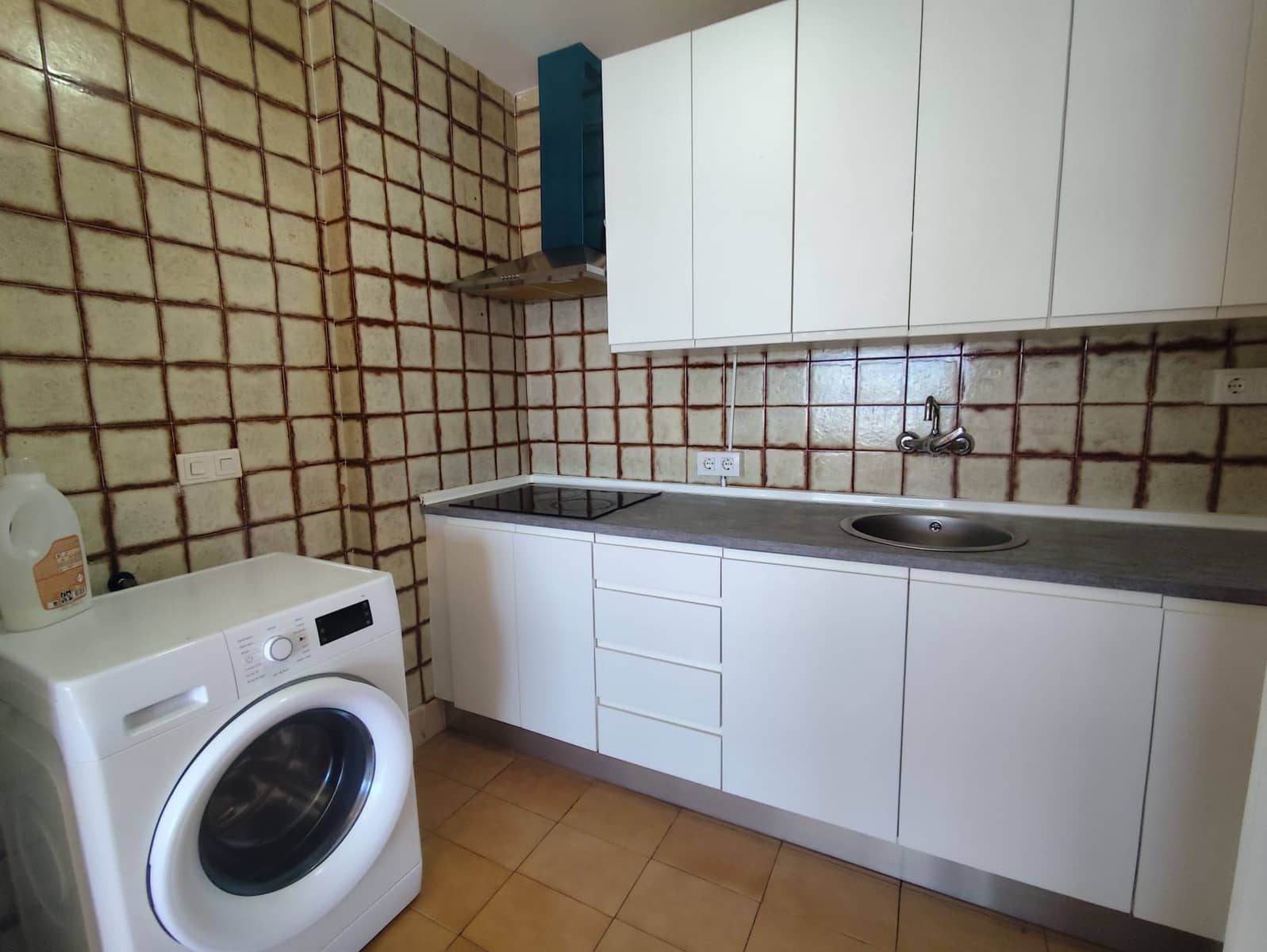 2 slaapkamer Appartement te koop in Almunecar met zwembad - € 320.000 (Ref: 9780070)